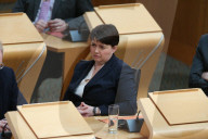 NEWS - Das schottische Parlament debattiert in Edinburgh