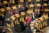 NEWS - Das schottische Parlament debattiert in Edinburgh