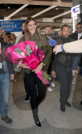PEOPLE - Paris: Herzlicher Empfang für Miss Univers Iris Mittenaere am Flughafen 