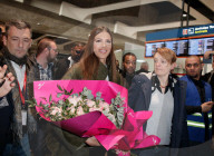 PEOPLE - Paris: Herzlicher Empfang für Miss Univers Iris Mittenaere am Flughafen 