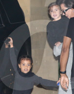 PEOPLE - Die Kardashians gehen mit den Kindern zum Dinner ins Nobu