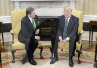 NEWS - Donald Trump empfängt den irischen Präsidenten Enda Kenny
