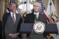 NEWS - US Vize-Präsident verteidigt den neuen Direktor Dan Coats