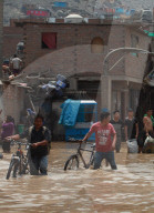NEWS - Peru: Überschwemmungen  in Lima nach heftigen Regenfällen