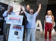 PEOPLE - Arnold Schwarzenegger am 'Family Walk' in Melbourne