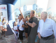 PEOPLE - Arnold Schwarzenegger am 'Family Walk' in Melbourne
