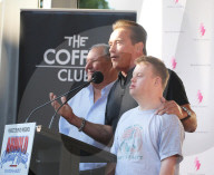 PEOPLE - Arnold Schwarzenegger am 'Family Walk' in Melbourne