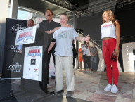 PEOPLE - Arnold Schwarzenegger am 'Family Walk' in Melbourne