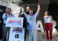 PEOPLE - Arnold Schwarzenegger am 'Family Walk' in Melbourne
