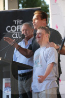 PEOPLE - Arnold Schwarzenegger am 'Family Walk' in Melbourne