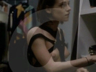 PEOPLE - Kristen Stewart Oben Ohne in 'Personal Shopper'