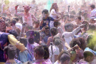 NEWS - Südkorea: Holi Hai Festival in Busan