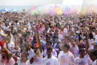 NEWS - Südkorea: Holi Hai Festival in Busan