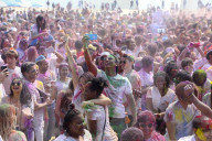NEWS - Südkorea: Holi Hai Festival in Busan