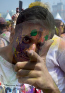 NEWS - Südkorea: Holi Hai Festival in Busan
