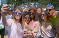 NEWS - Südkorea: Holi Hai Festival in Busan