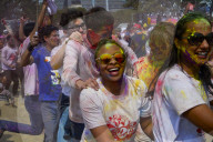 NEWS - Südkorea: Holi Hai Festival in Busan
