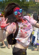 NEWS - Südkorea: Holi Hai Festival in Busan