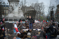 NEWS - Wahlen Frankreich: Jean-Luc Melenchon spricht in Paris