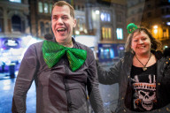 NEWS - Wales: Ausgelassenes feiern zum St Patrick's Day in Cardiff