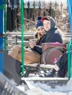 PEOPLE - Sienna Miller mit Tom Sturridge und Marlowe im West Village unterwegs