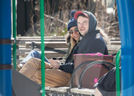PEOPLE - Sienna Miller mit Tom Sturridge und Marlowe im West Village unterwegs