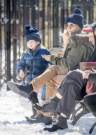 PEOPLE - Sienna Miller mit Tom Sturridge und Marlowe im West Village unterwegs