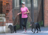 EXKLUSIV - Pippa joggt mit zwei Hunden durch London