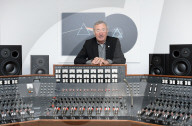 PORTRAIT - Pink Floyd Drummer Nick Mason im Tonstudio