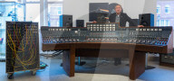 PORTRAIT - Pink Floyd Drummer Nick Mason im Tonstudio