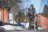 FEATURE - Schweden: Pokemon Go Fan (71) mit dem Rollator unterwegs