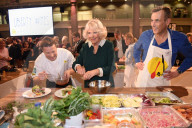 PEOPLE - Camilla schwingt mit Jamie Oliver den Kochlöffel