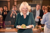 PEOPLE - Camilla schwingt mit Jamie Oliver den Kochlöffel