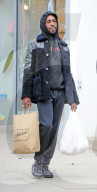 PEOPLE - Auf Shoppingtour in London: Rapper Tinie Tempah mit  Girlfriend