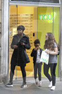 EXKLUSIV - Viola Davis macht Familien-Ferien in Rom