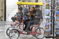 EXKLUSIV - Viola Davis macht Familien-Ferien in Rom