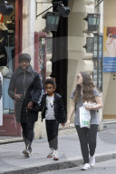 EXKLUSIV - Viola Davis macht Familien-Ferien in Rom