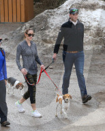 EXKLUSIV - Eric Trump mit seiner schwangeren Frau Lara unterwegs im schneearmen Aspen