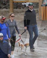 EXKLUSIV - Eric Trump mit seiner schwangeren Frau Lara unterwegs im schneearmen Aspen