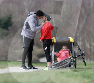 PEOPLE - Die Familie ist auch ein Fitness-Klub: Kerry Katona