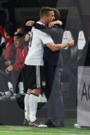 NEWS - Fussballstar Lukas Podolski verabschiedet sich von der deutschen National-Elf