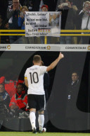 NEWS - Fussballstar Lukas Podolski verabschiedet sich von der deutschen National-Elf
