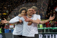 NEWS - Fussballstar Lukas Podolski verabschiedet sich von der deutschen National-Elf