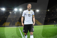 NEWS - Fussballstar Lukas Podolski verabschiedet sich von der deutschen National-Elf