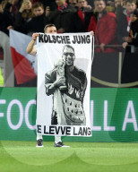 NEWS - Fussballstar Lukas Podolski verabschiedet sich von der deutschen National-Elf
