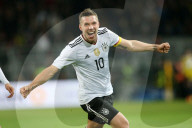 NEWS - Fussballstar Lukas Podolski verabschiedet sich von der deutschen National-Elf