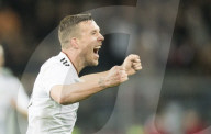 NEWS - Fussballstar Lukas Podolski verabschiedet sich von der deutschen National-Elf