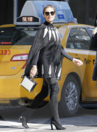 PEOPLE - Schicke Pose in der Madison Avenue: Olivia Culpo