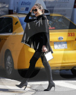 PEOPLE - Schicke Pose in der Madison Avenue: Olivia Culpo