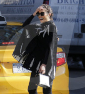 PEOPLE - Schicke Pose in der Madison Avenue: Olivia Culpo